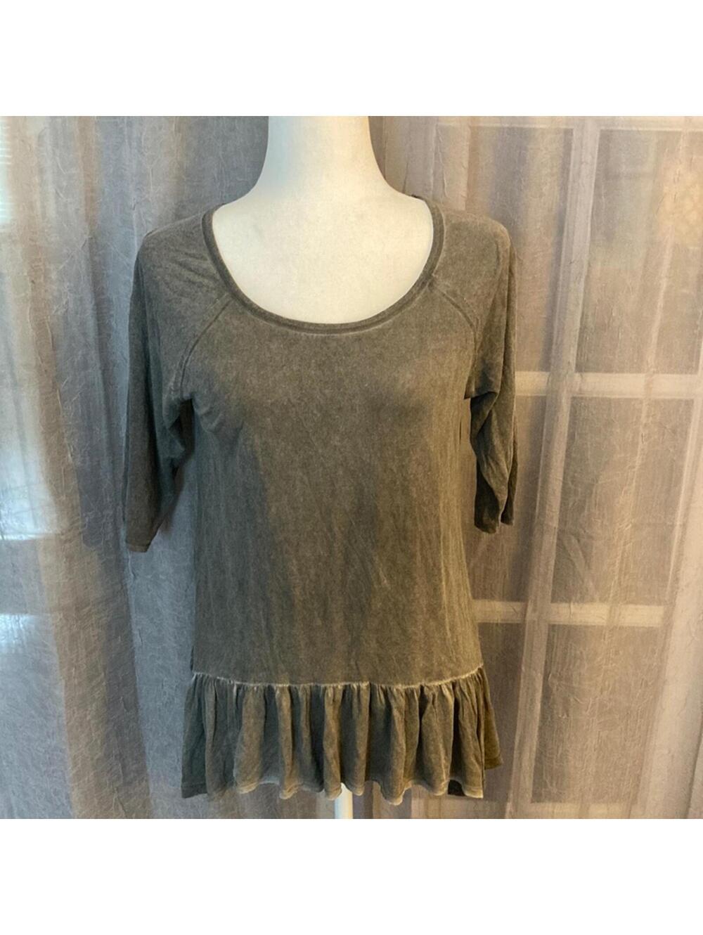 Dantelle ruffled rayon top